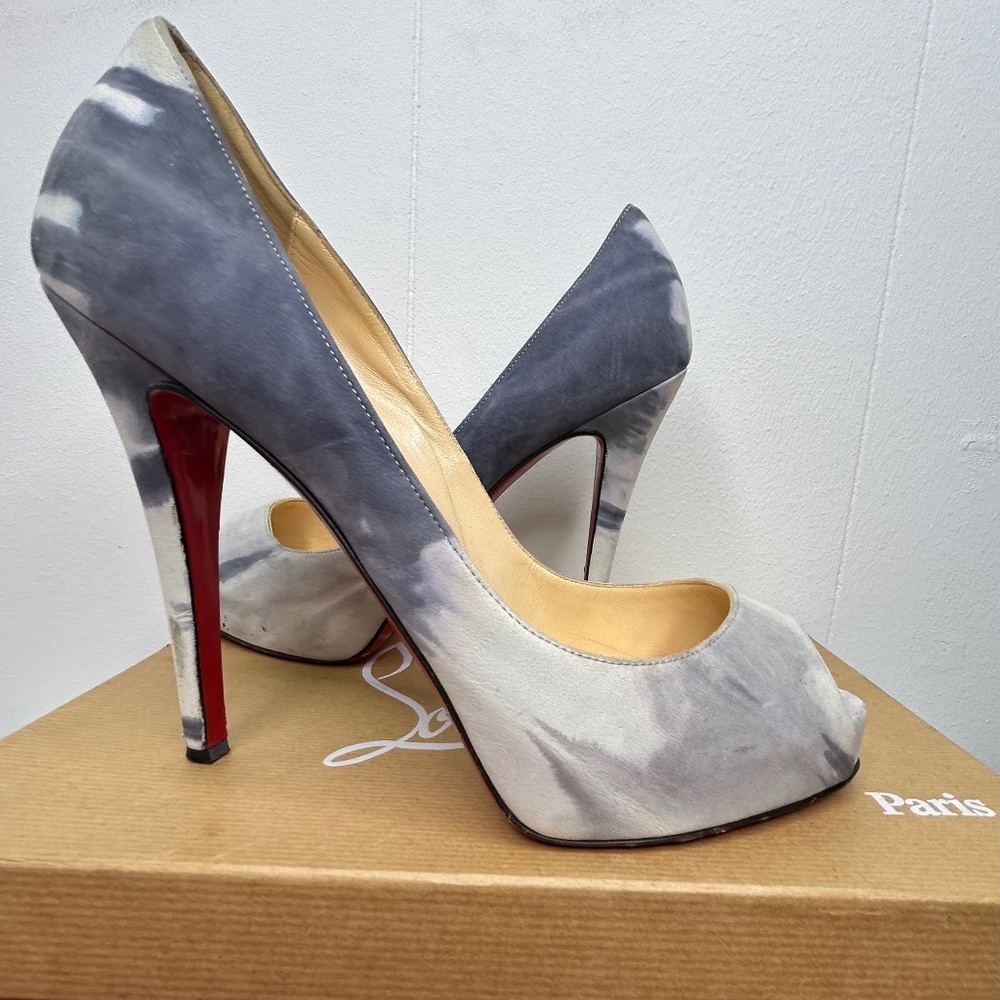 Women’s Cristian Louboutin Paris peek toe high heels